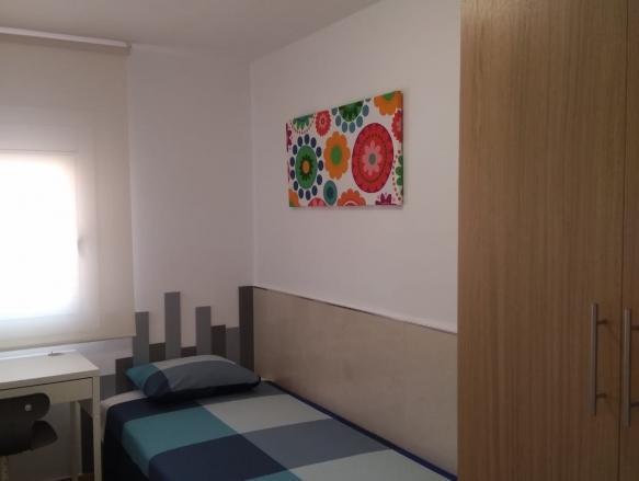 New! 2 rooms 2 metro stops from the UB Mundet Campus